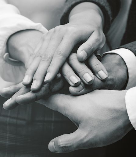 Como especialistas en relojes de lujo y amantes de las nuevas tecnologías, tenemos un objetivo claro: Transformación y crecimiento en un sector que hasta ahora no ha sido del todo comprendido para quiénes no forman parte de la industria.